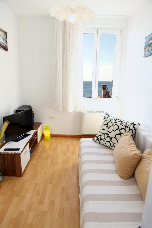 Living room with sea view